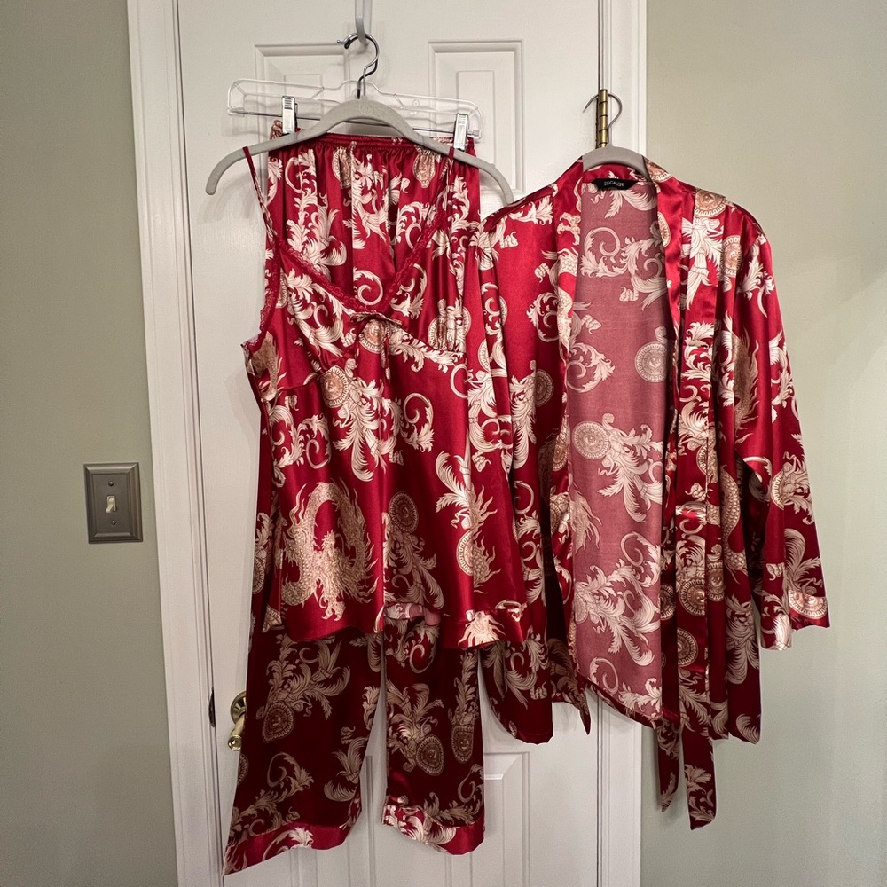 Gorgeous 3 piece pajama/robe set